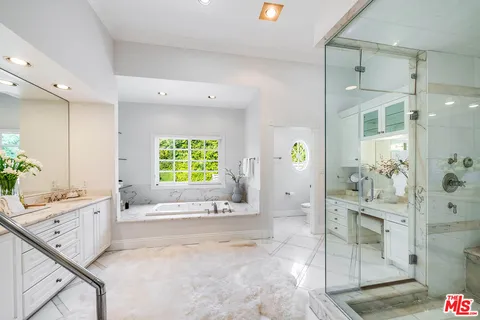 $6,395,000 | 547 Loring Avenue, Los Angeles, CA 90024