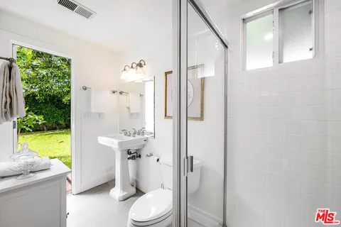 $6,395,000 | 547 Loring Avenue, Los Angeles, CA 90024