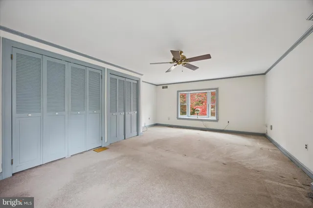 a view of a walk in closet