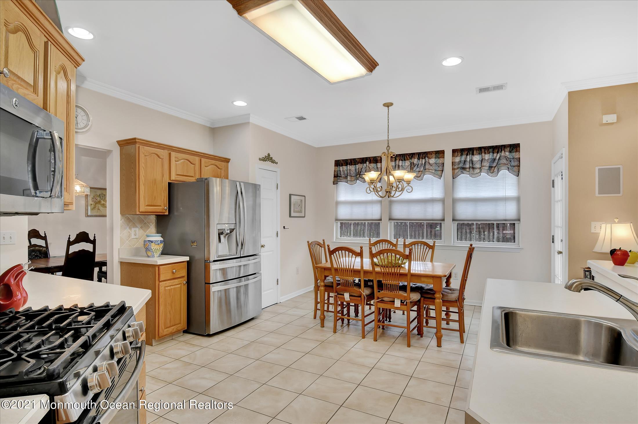 316 Wedgewood Road Morganville, NJ 07751 - Photo 8 of 27 316kitchen1