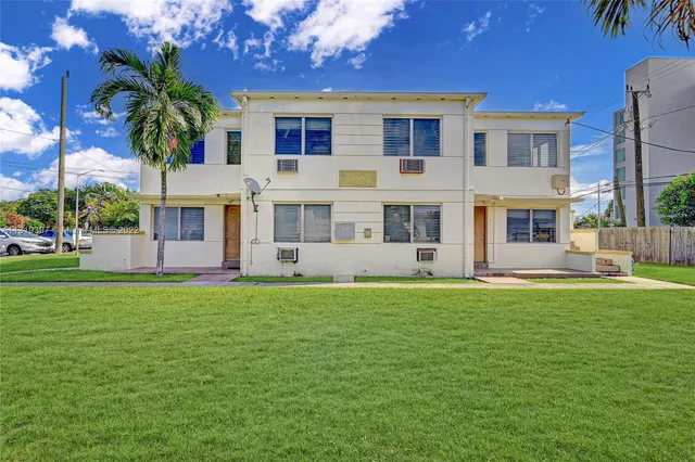 $2,650,000 | 1920 Biarritz Drive, Miami Beach, FL 33141