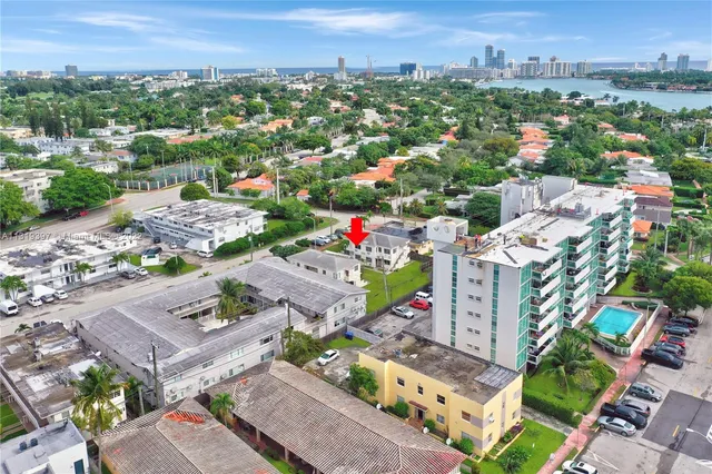 $2,650,000 | 1920 Biarritz Drive, Miami Beach, FL 33141