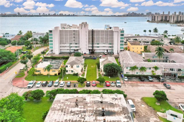 $2,650,000 | 1920 Biarritz Drive, Miami Beach, FL 33141