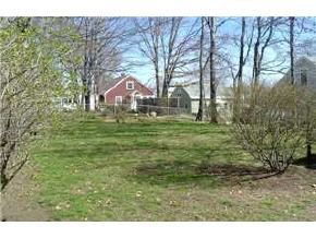 698 Cilley Road Manchester, NH 03103 - Photo 3 of 4