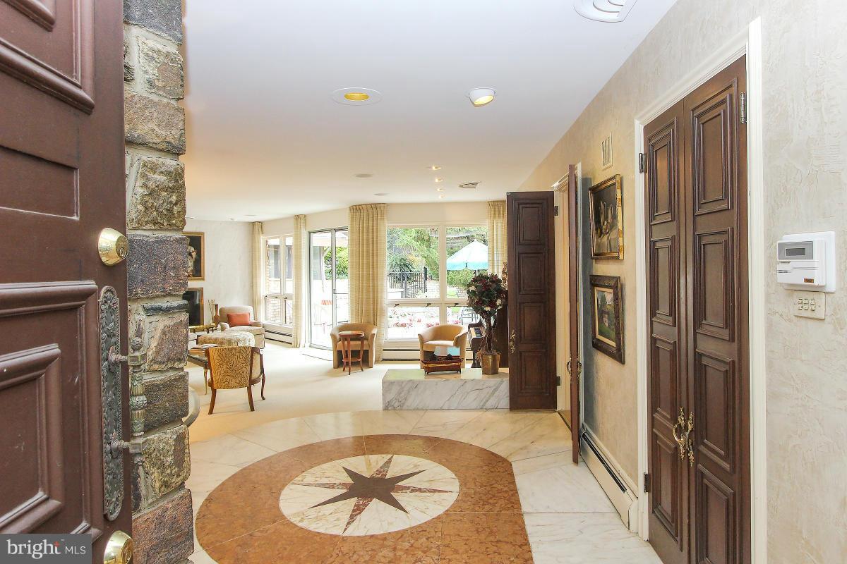 5833 Plainview Road Bethesda, MD 20817 - Photo 2 of 30 Interior (General)