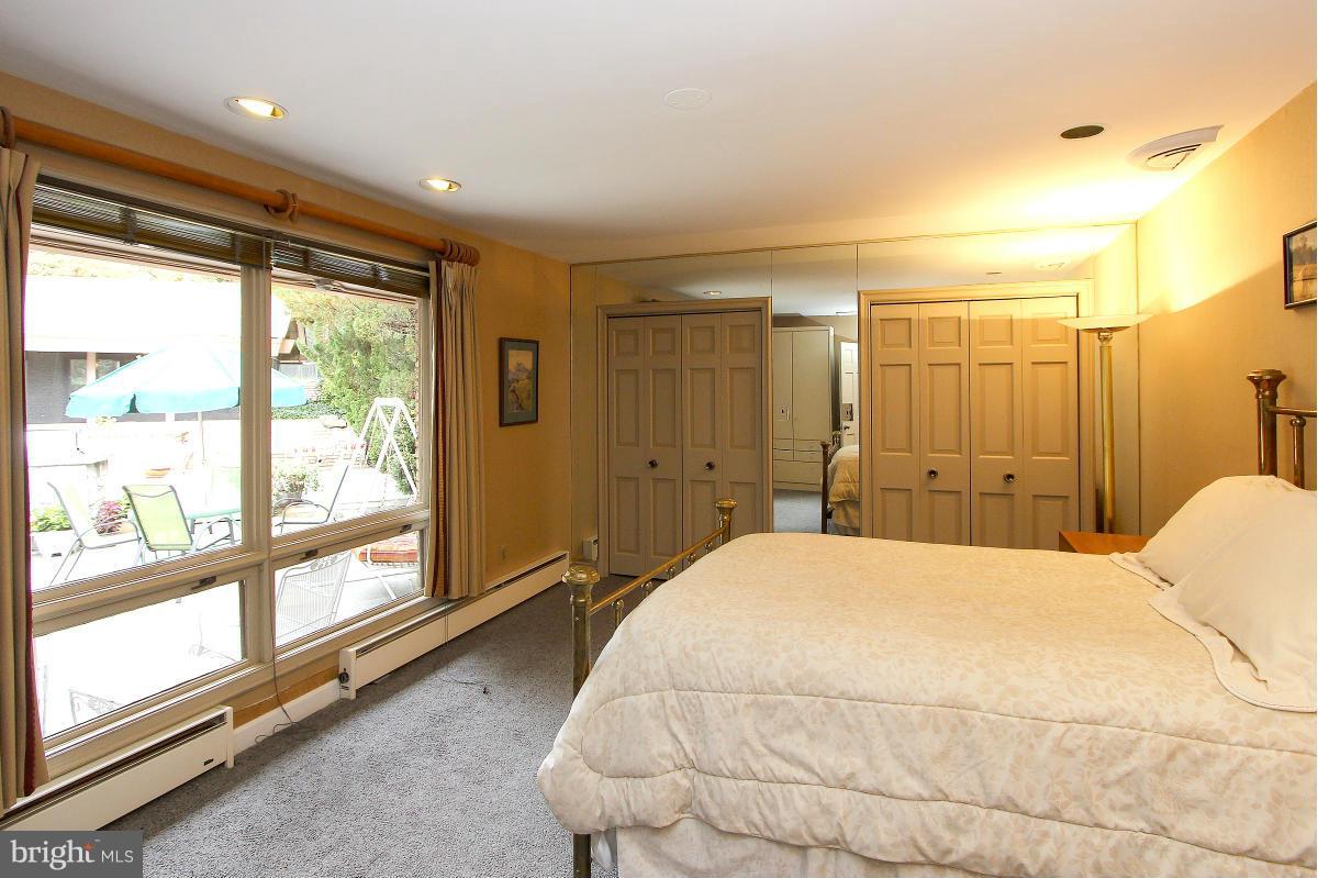 5833 Plainview Road Bethesda, MD 20817 - Photo 17 of 30 Bedroom