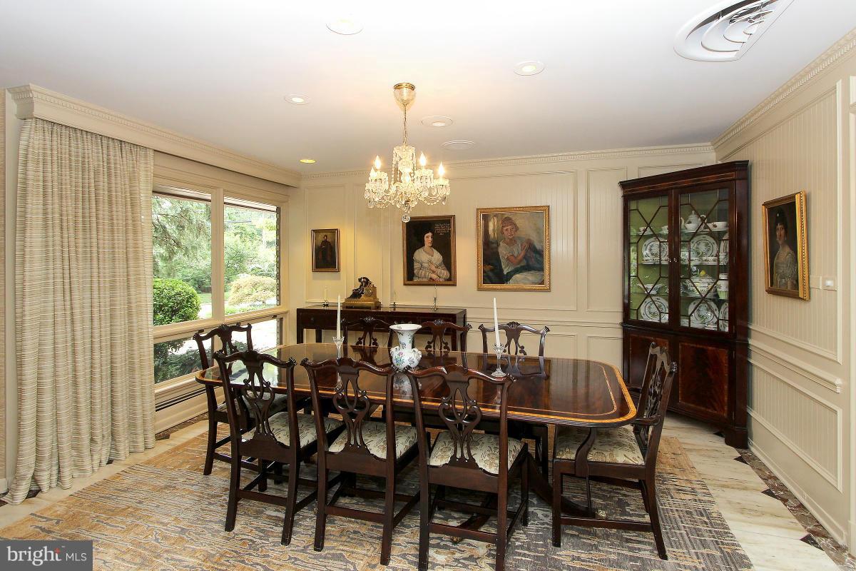 5833 Plainview Road Bethesda, MD 20817 - Photo 5 of 30 Dining Room