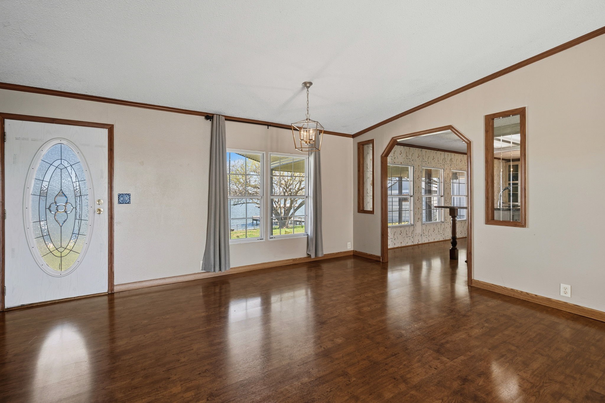 207 Vivian Road Onalaska, TX 77360 - Photo 17 of 33 Living/dining is open to the kitchen.