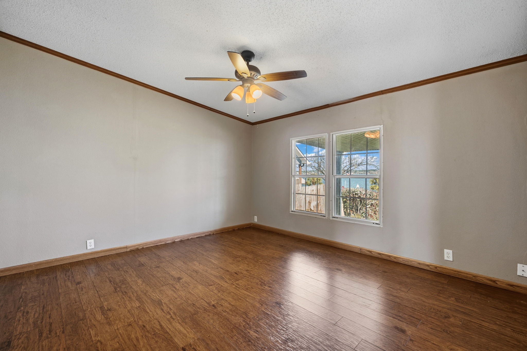 207 Vivian Road Onalaska, TX 77360 - Photo 26 of 33 Large primary bedroom.