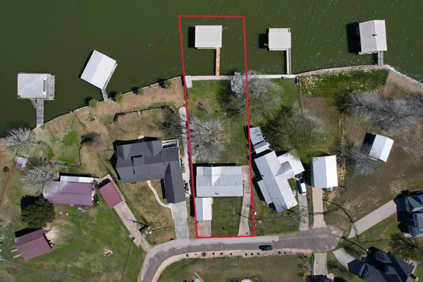 $439,000 | 207 Vivian Road, Onalaska, TX 77360