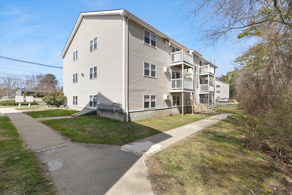 1607 Braley Road, Unit 70 New Bedford, MA 02745 - Photo 5 of 24