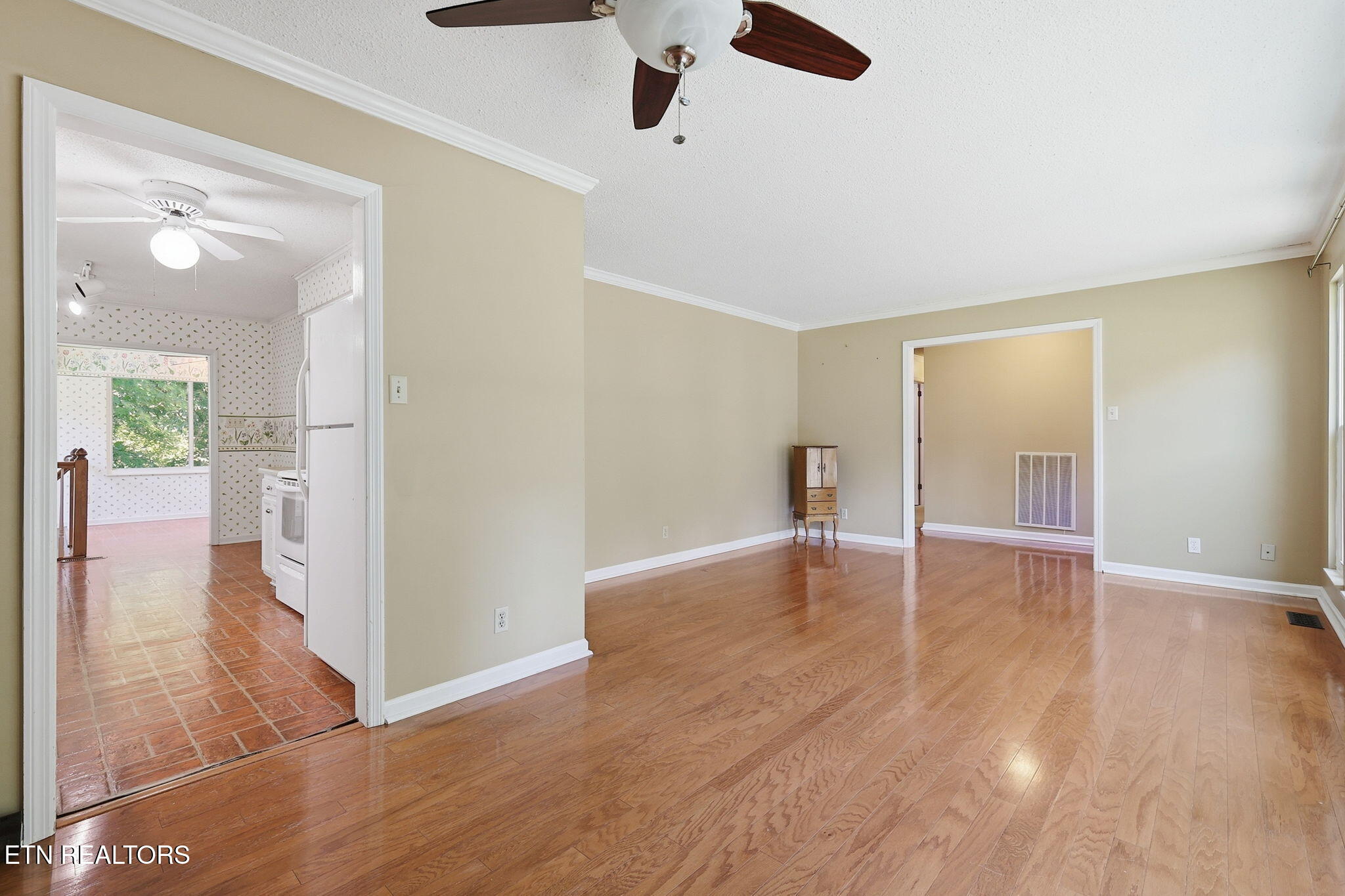 211 Connors Circle Oak Ridge, TN 37830 - Photo 19 of 56 20-web-or-mls-3F1A8653