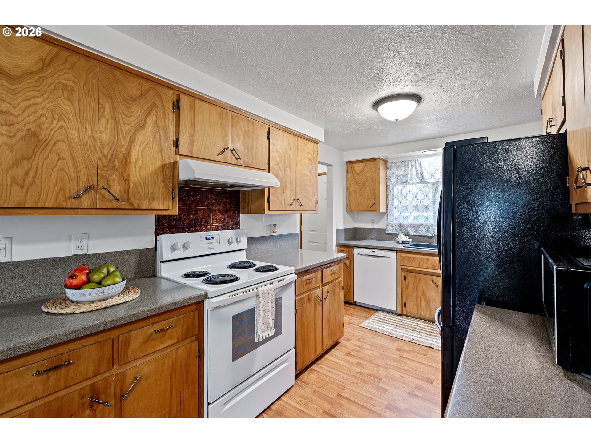 925 Oak Street Junction City, OR 97448 - Photo 14 of 35