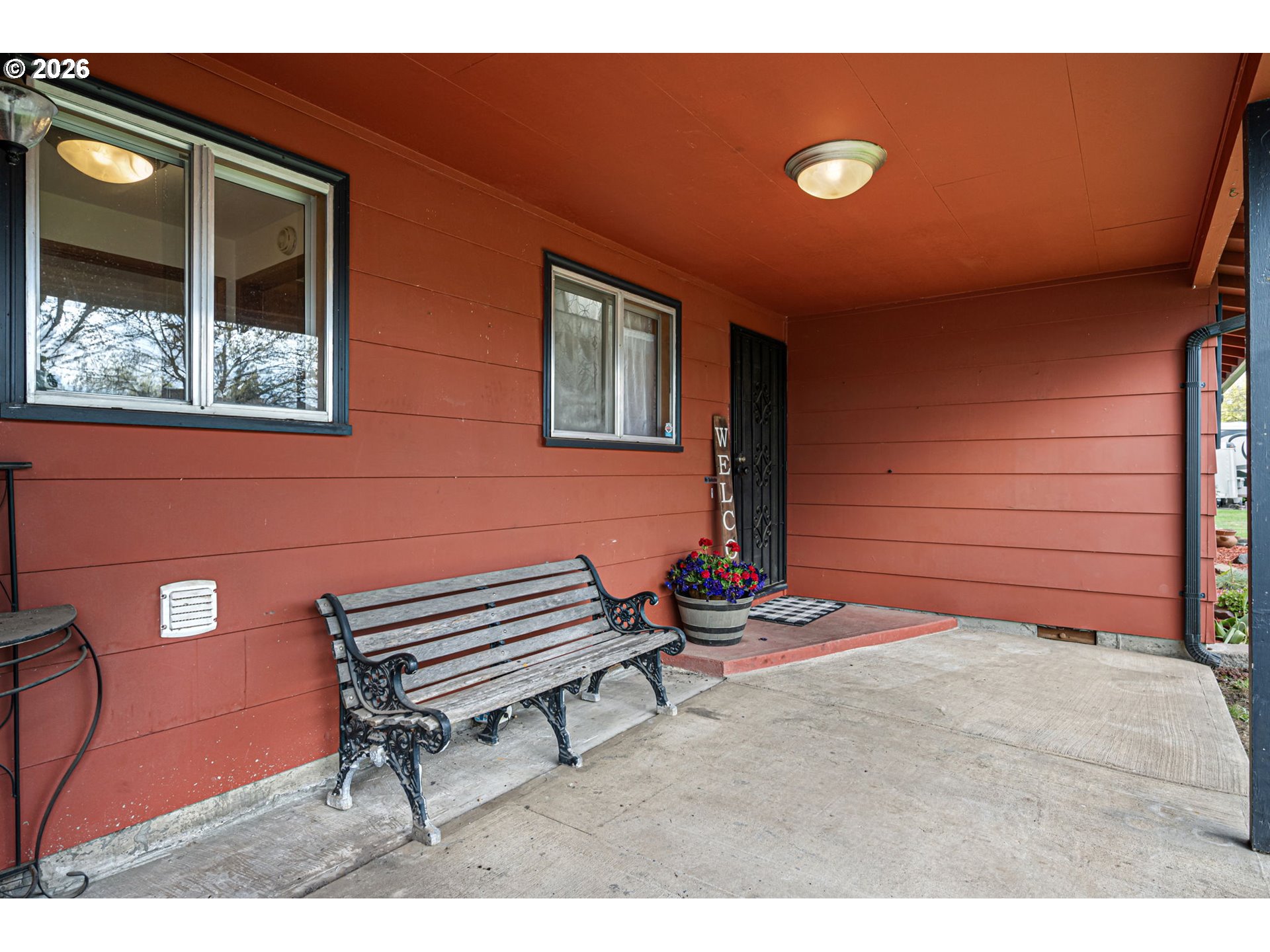 925 Oak Street Junction City, OR 97448 - Photo 2 of 35