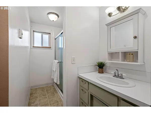 $385,000 | 925 Oak Street, Junction City, OR 97448