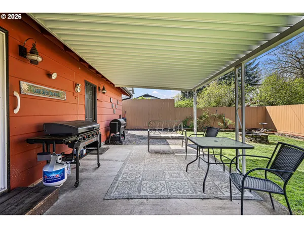 $385,000 | 925 Oak Street, Junction City, OR 97448