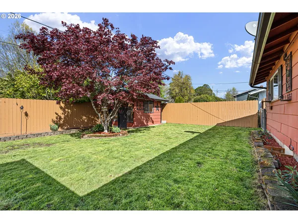 $385,000 | 925 Oak Street, Junction City, OR 97448