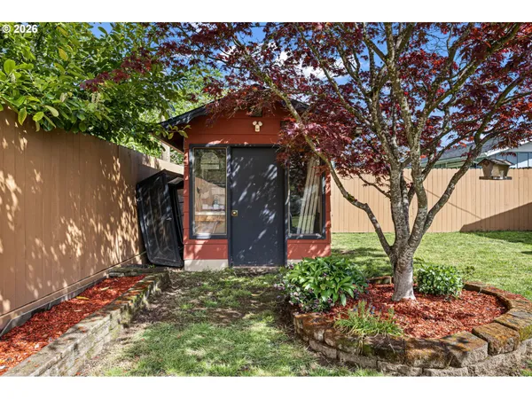 $385,000 | 925 Oak Street, Junction City, OR 97448