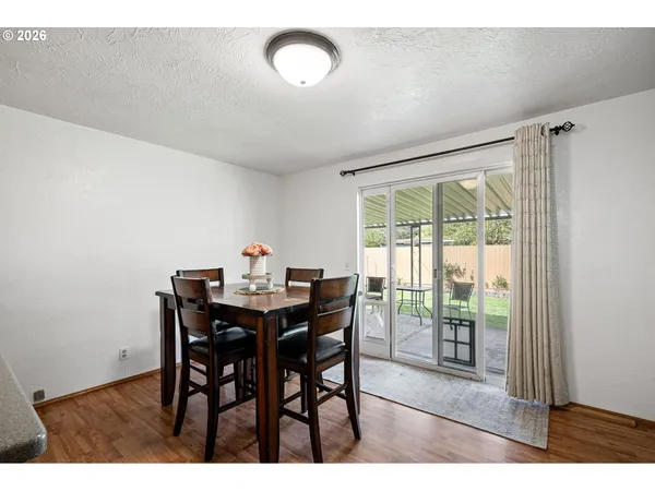 $385,000 | 925 Oak Street, Junction City, OR 97448