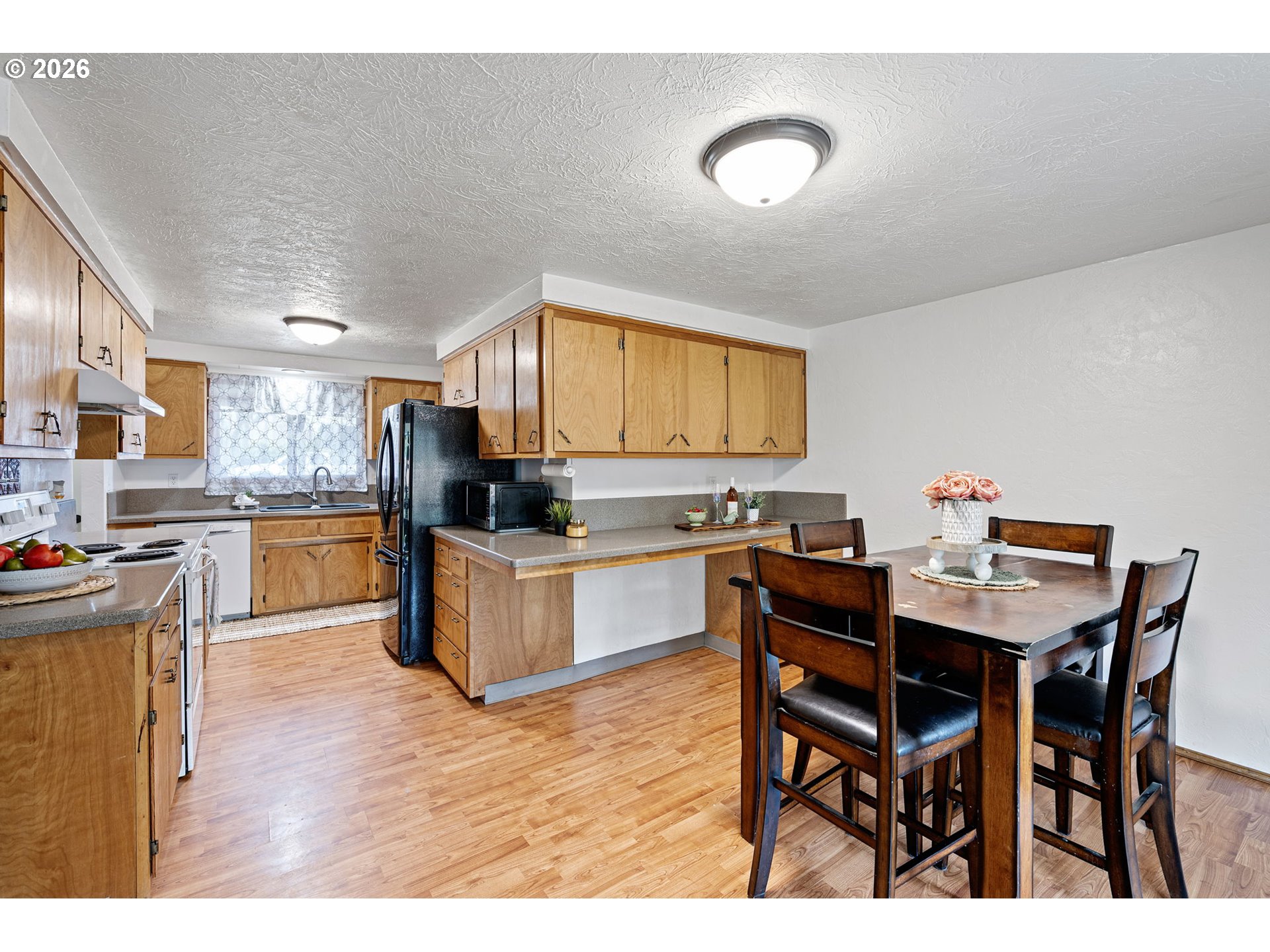 925 Oak Street Junction City, OR 97448 - Photo 10 of 35