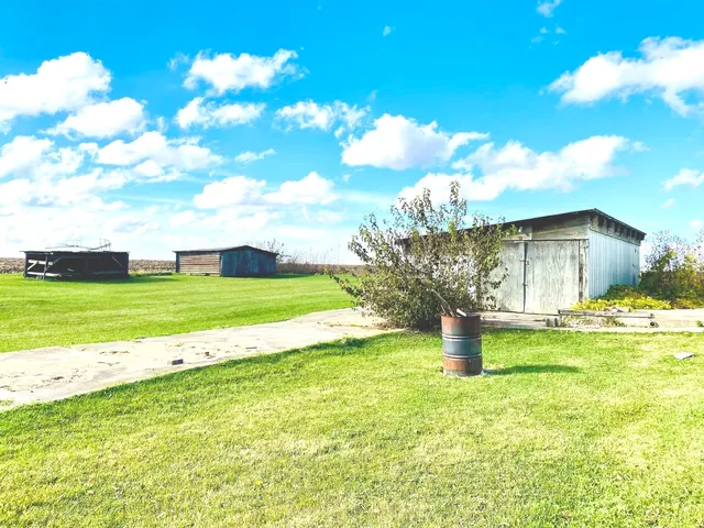 $229,900 | 210 South 1st Street, Holcomb, IL 61043