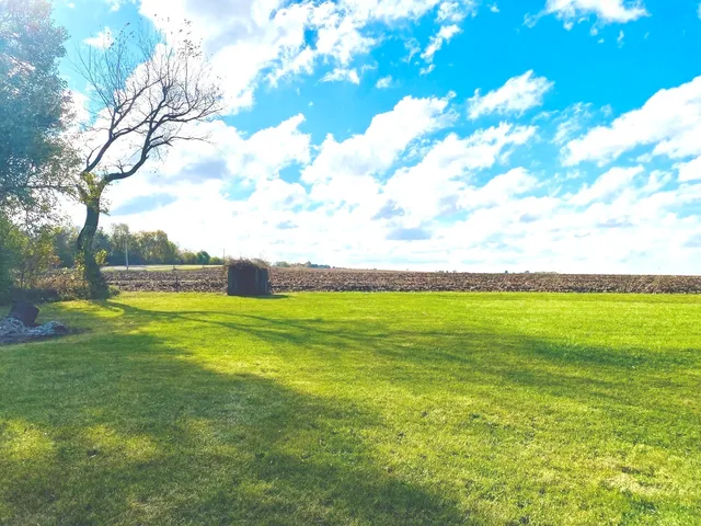 $229,900 | 210 South 1st Street, Holcomb, IL 61043