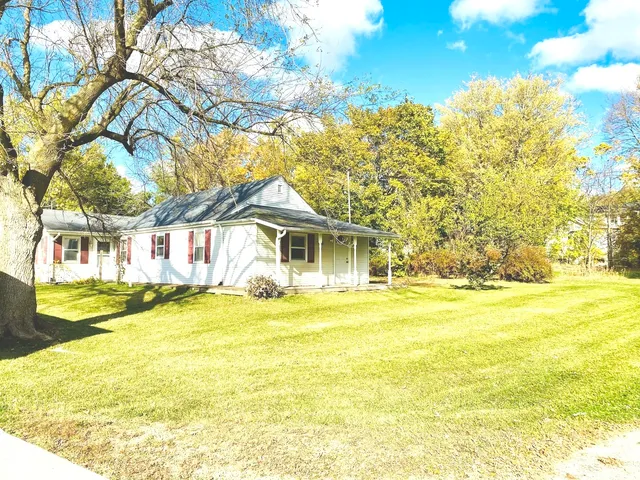 $229,900 | 210 South 1st Street, Holcomb, IL 61043