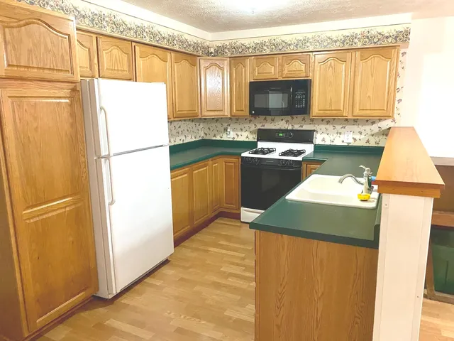 $229,900 | 210 South 1st Street, Holcomb, IL 61043