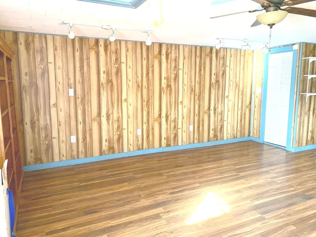 $229,900 | 210 South 1st Street, Holcomb, IL 61043