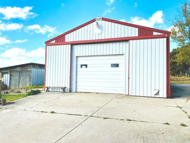 $229,900 | 210 South 1st Street, Holcomb, IL 61043