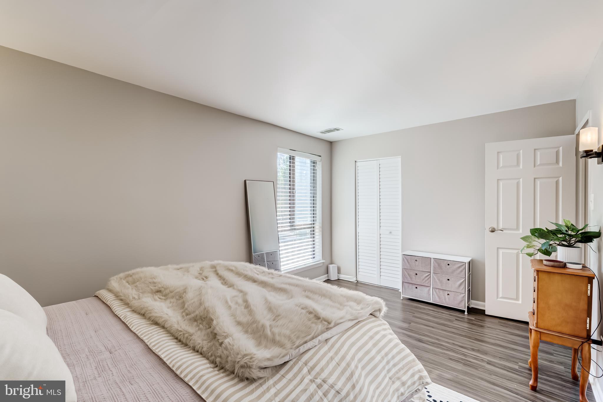 11260 Chestnut Grove Square, Unit 339 Reston, VA 20190 - Photo 25 of 51 Primary Bedroom