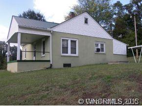 504 Barnard Road Marshall, NC 28753 - Photo 10 of 12 a view of a house with a yard