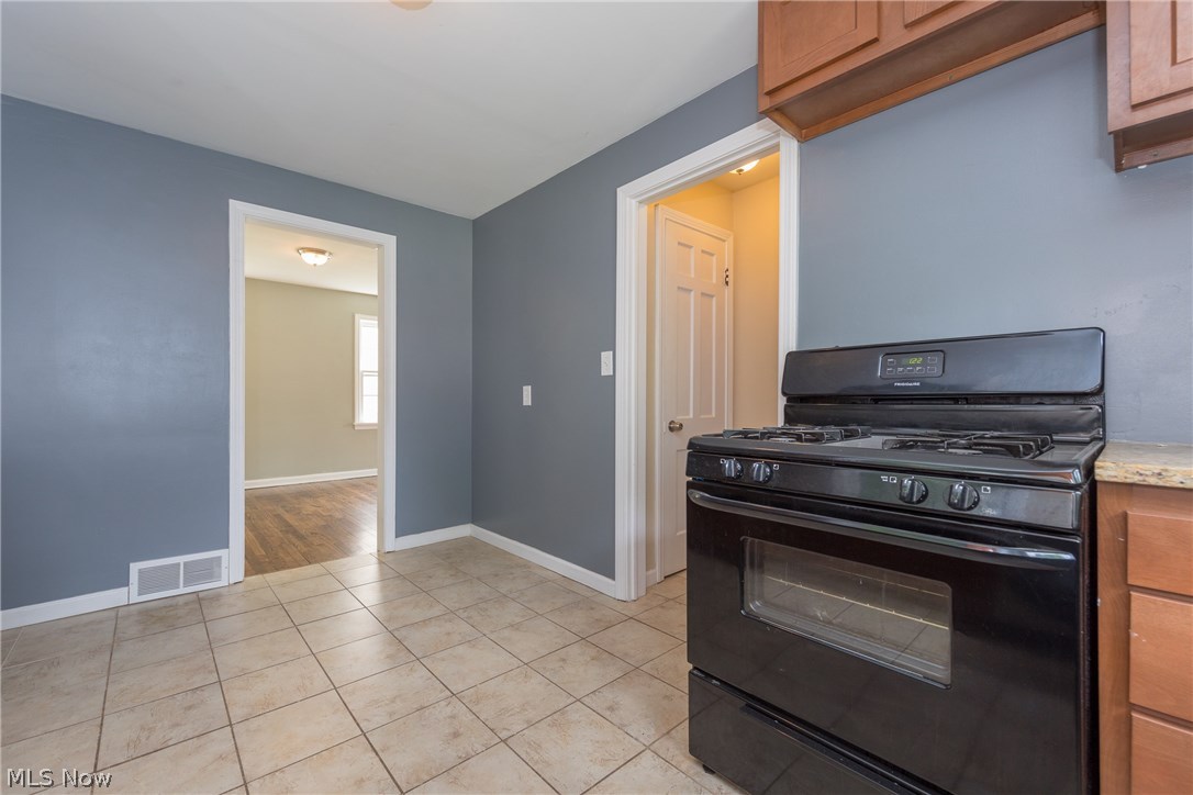 1131 Haselton Road Cleveland Heights, OH 44121 - Photo 14 of 31