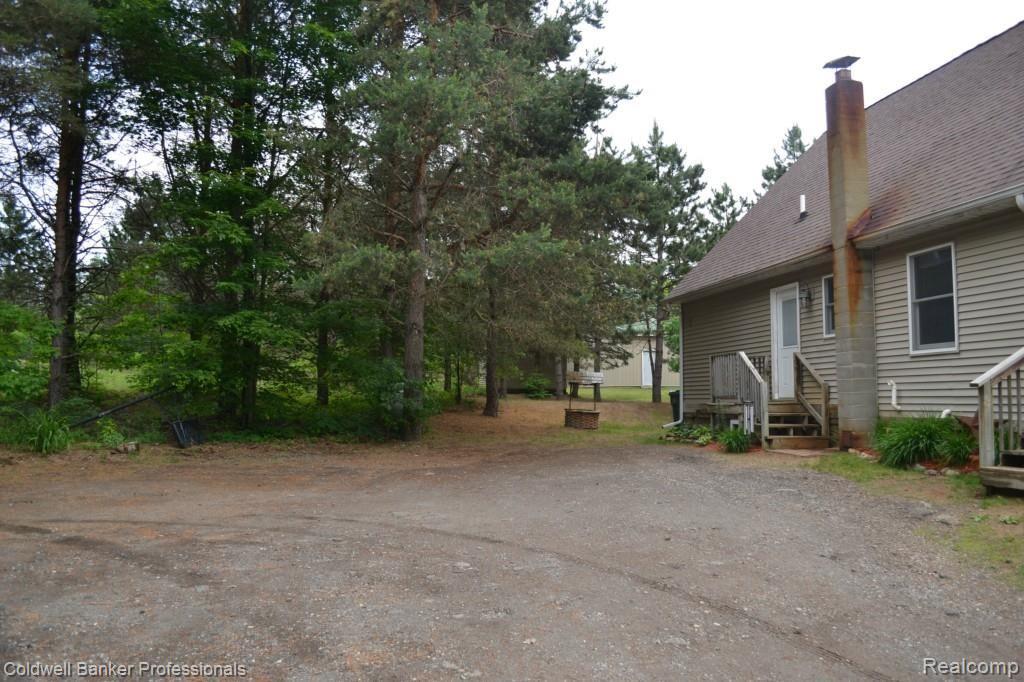 3754 Barnes Lake Road Columbiaville, MI 48421 - Photo 3 of 35 003.jpg