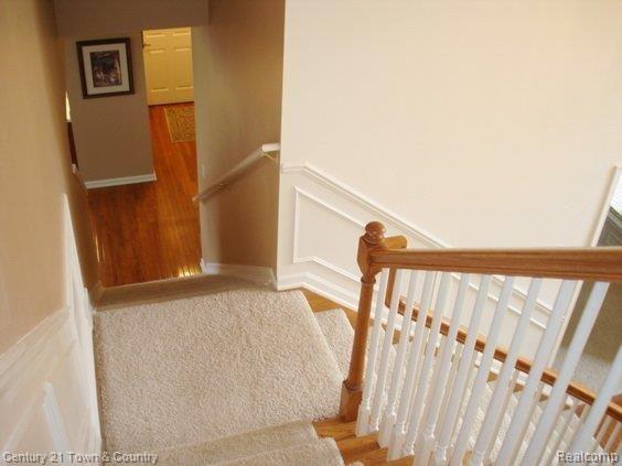332 Bedlington Drive Rochester, MI 48307 - Photo 17 of 23 Dual Staircase
