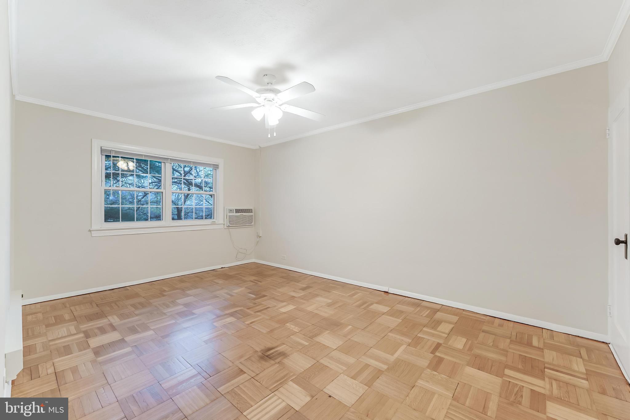 3228 Wellington Road Alexandria, VA 22302 - Photo 17 of 20 an empty room with a window