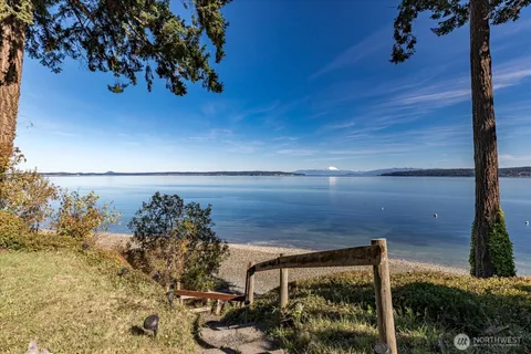 $1,349,000 | 159 South Harrington Lagoon Road, Coupeville, WA 98239