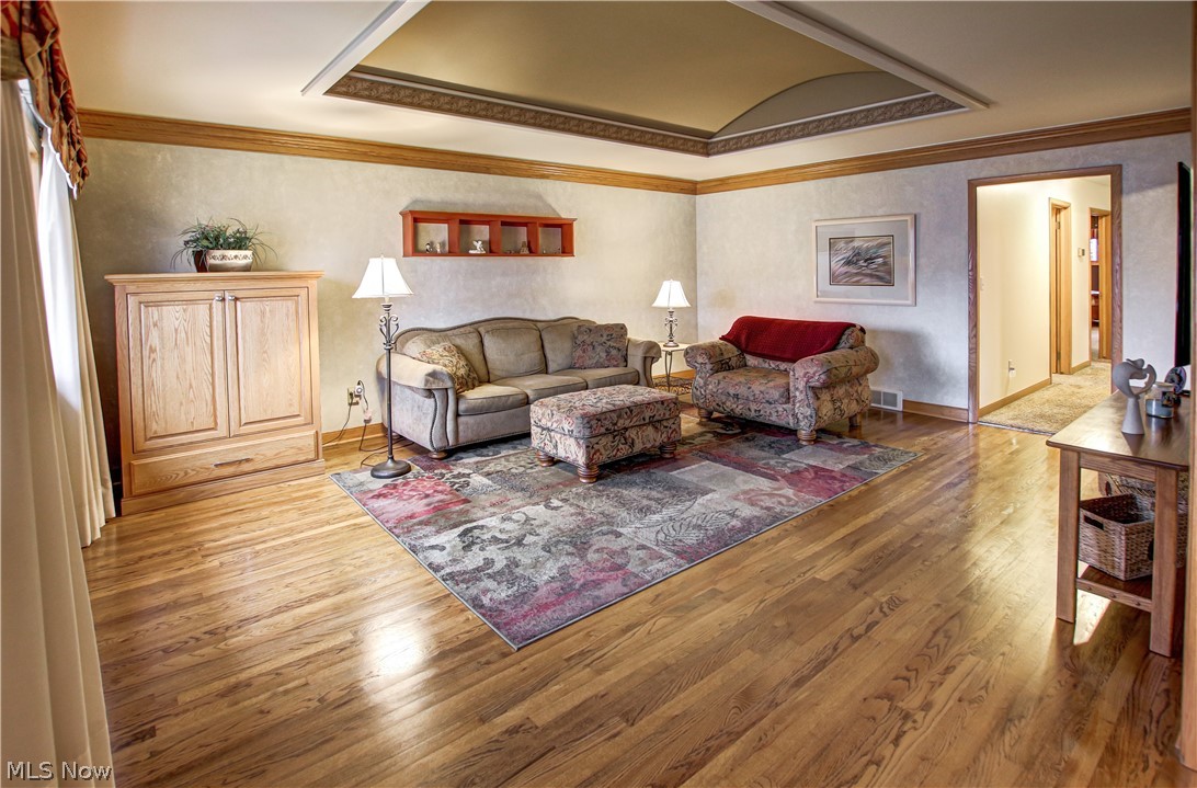 32301 Knobel Road Willowick, OH 44095 - Photo 3 of 35
