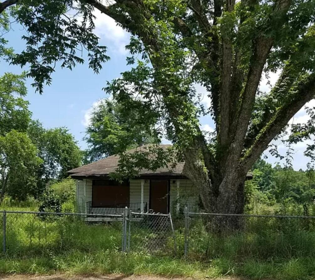 905 Calhoun Street Rowesville, SC 29133 - Photo 1 of 3 905 Calhoun St, Rowesville
