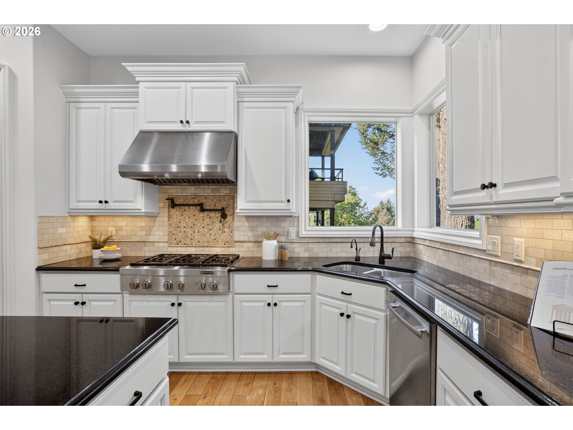 4530 Southwest Council Crest Drive Portland, OR 97239 - Photo 9 of 40