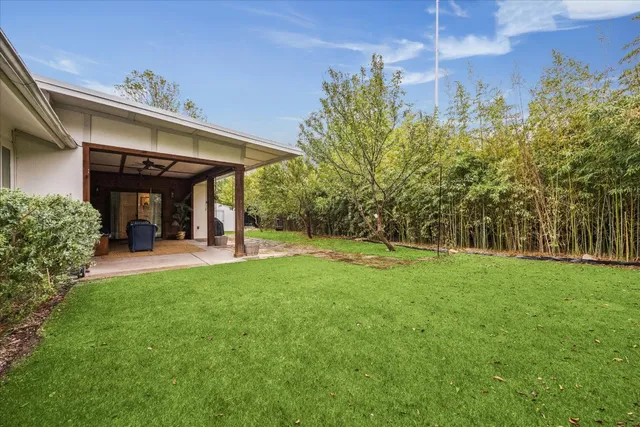 a view of a porch of the house