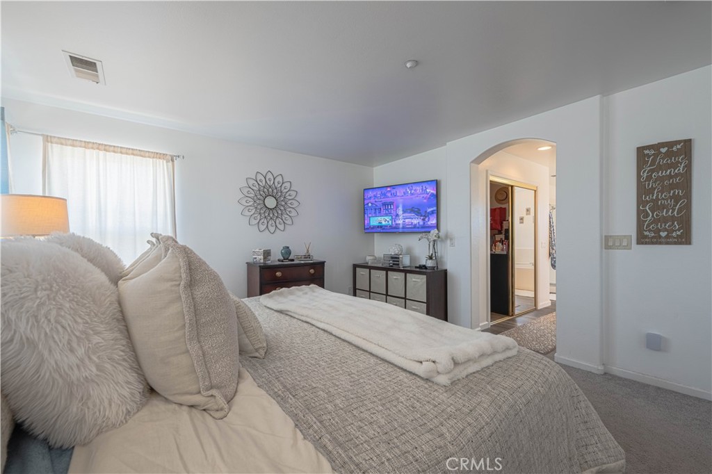 429 Tudor Way Salinas, CA 93906 - Photo 32 of 41 a large white bed in a white room