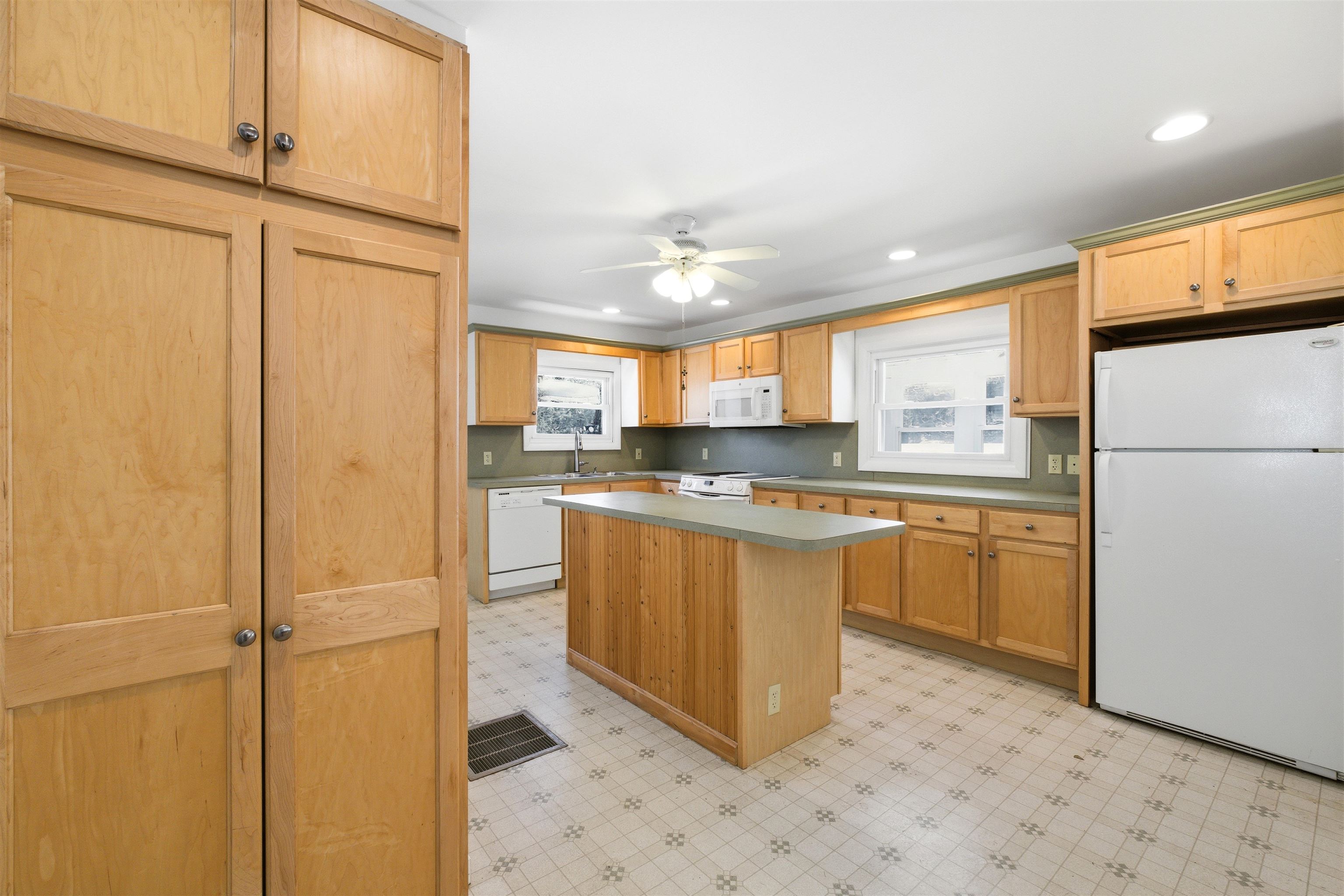 287 Clough Pond Road Loudon, NH 03307 - Photo 16 of 38