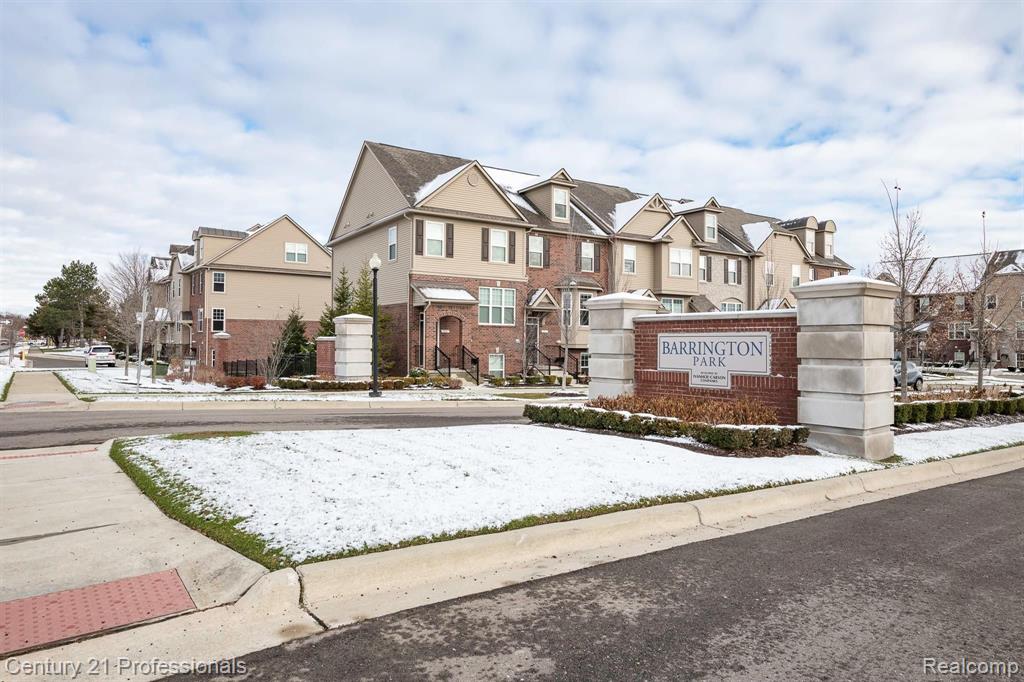 855 Barclay Circle Rochester Hills, MI 48307 - Photo 2 of 30