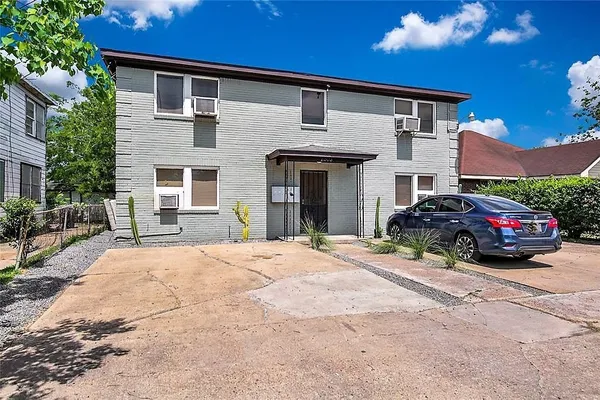 $915 | 2303 Rosewood Street, Unit 2, Houston, TX 77004