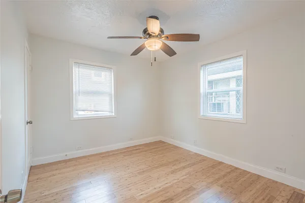 $915 | 2303 Rosewood Street, Unit 2, Houston, TX 77004