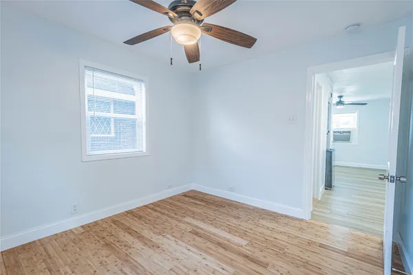 $915 | 2303 Rosewood Street, Unit 2, Houston, TX 77004