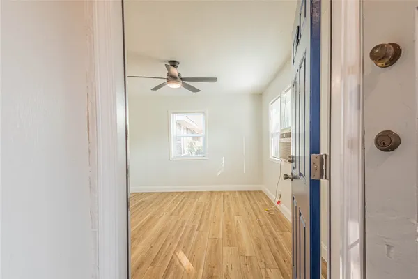 $915 | 2303 Rosewood Street, Unit 2, Houston, TX 77004