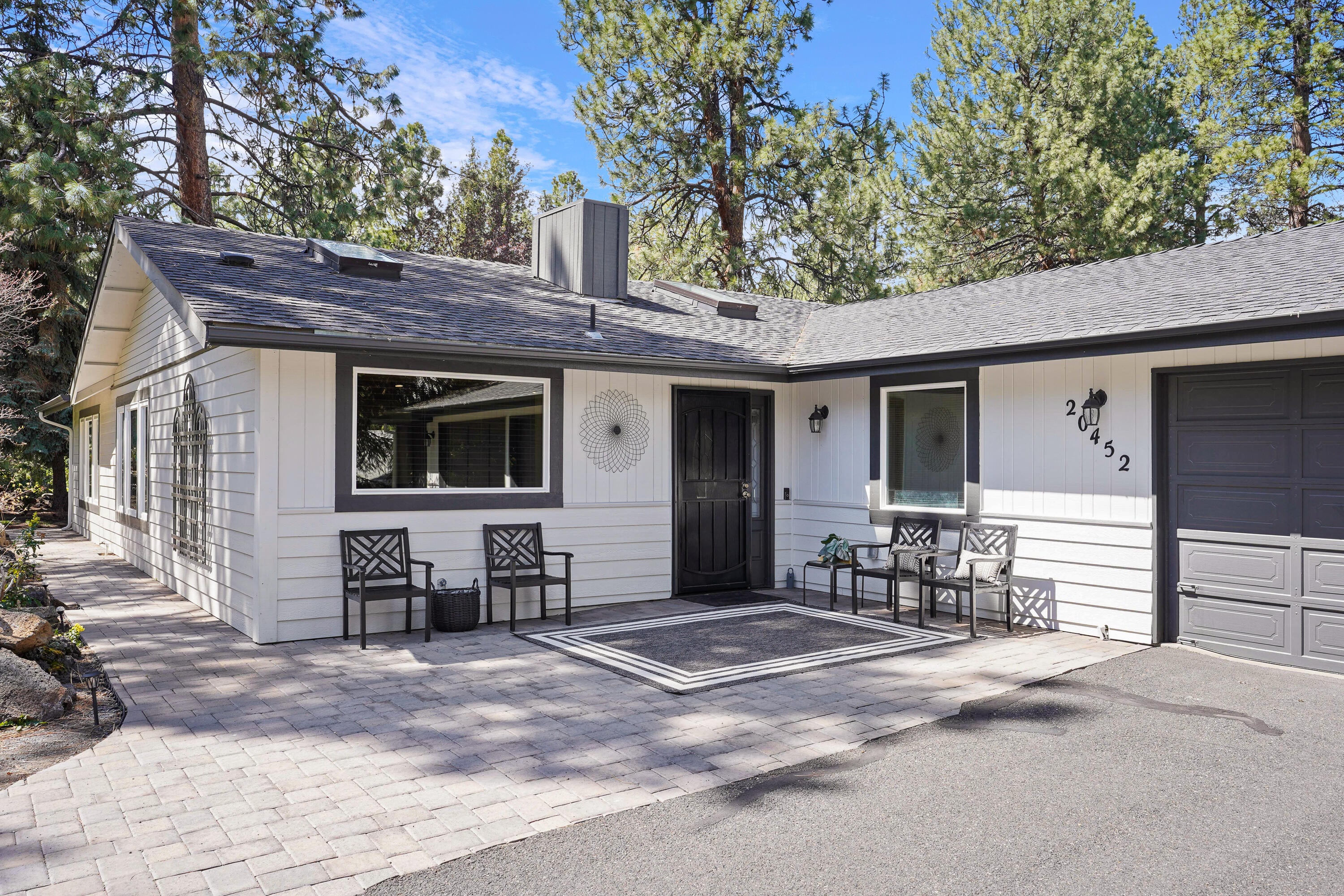 20452 Mainline Road Bend, OR 97702 - Photo 3 of 40 DSC01184