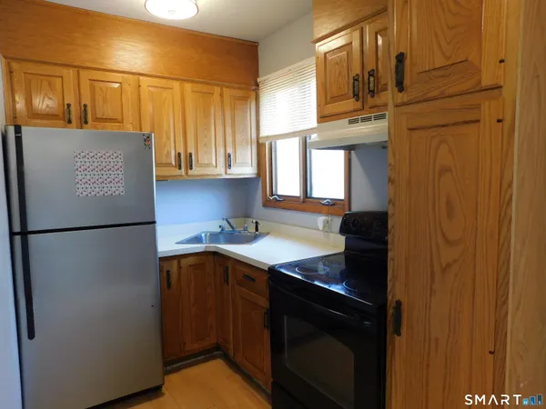 $1,900 | 4754 Madison Avenue, Trumbull, CT 06611